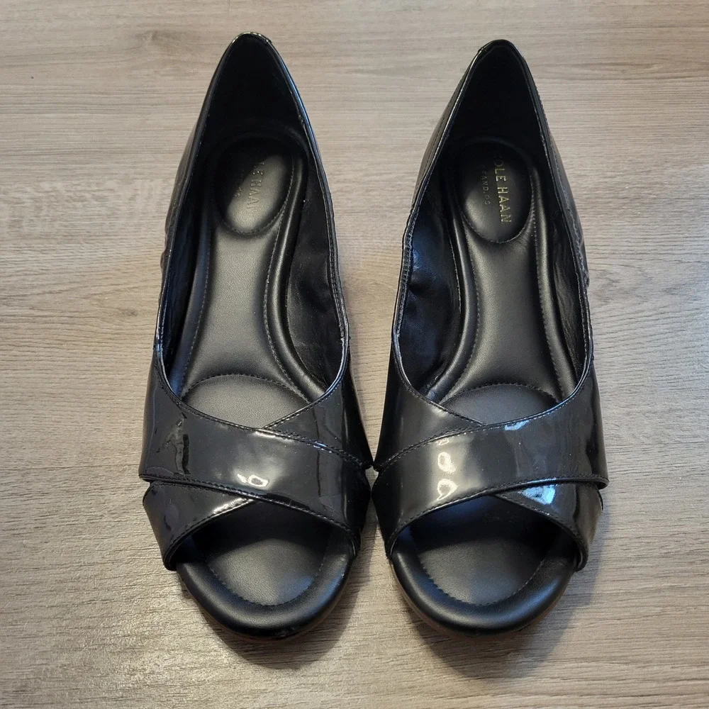 Cole Haan Grand.OS Womens Black Patent Leather Peep Toe Wedge Sandals Shoes 8.5